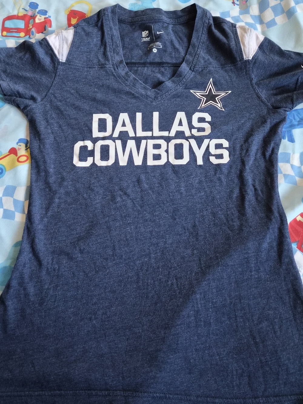 Nike Girls' Dallas Cowboys Navy V-Neck Tee with White Accents